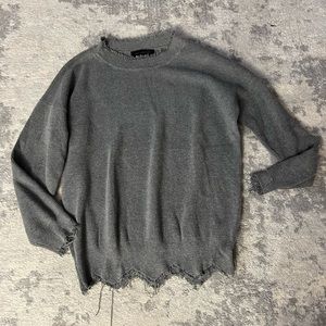 Scalloped fray bottom sweater